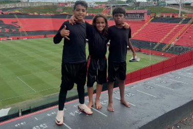 Alunos da Escolinha Futuros Craques de Porto Seguro iniciam avalia&ccedil;&atilde;o no Vit&oacute;ria