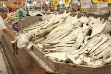 Bacalhau, azeite e chocolate puxam queda no pre&ccedil;o da cesta de P&aacute;scoa em PVH