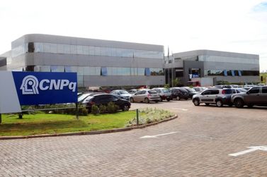 CNPq anuncia edital com R$ 120 milh&otilde;es para bolsas de pesquisas