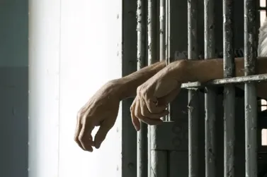 Oito detentos s&atilde;o condenados por morte de companheiro de cela na capital