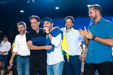 "Gratid&atilde;o se paga com gratid&atilde;o&rdquo;, diz L&eacute;o Moraes ao destacar apoio ao Dr. Fernando M&aacute;ximo