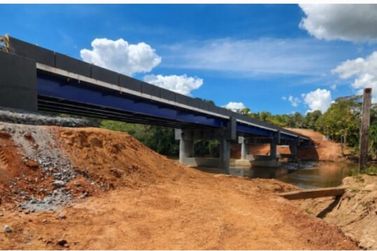 Tr&aacute;fego &eacute; liberado na nova ponte sobre o Rio Pimenta Bueno, na RO-495