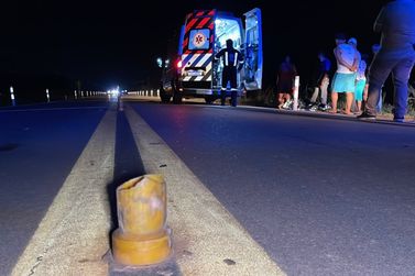  Colis&atilde;o entre duas motos e carro deixa dois feridos na BR-319