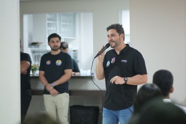 Maur&iacute;cio Carvalho re&uacute;ne fam&iacute;lias em Porto Velho e defende pol&iacute;tica feita olho no olho