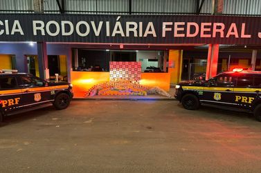 PRF apreende mais de 625 kg de drogas escondidos em caminh&atilde;o na BR-364