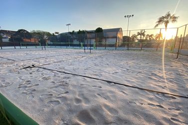FUVS finaliza quadras de areia para prática de esportes na Unidade Fátima