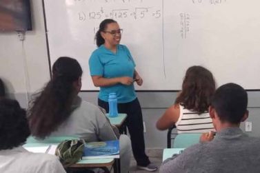 Professora sul mineira está entre as melhores no ensino de matemática do país