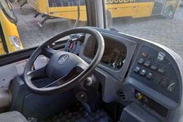 Equipamentos de ônibus escolares são furtados e mais de 400 alunos perdem aulas