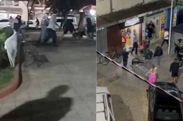 Vídeo mostra dois pitbulls atacando cão caramelo no Centro de cidade sul-mineira