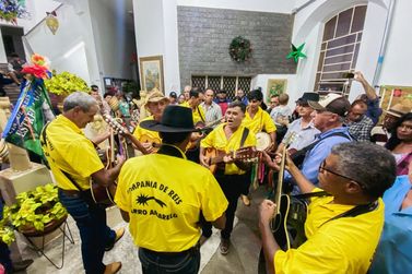 Pouso Alegre encerra ciclo natalino com o tradicional encontro da Folia de Reis