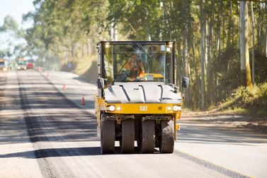Rodovias concedidas &agrave; EPR recebem asfalto-borracha na regi&atilde;o de Pouso Alegre