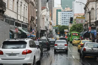 Alerta: adesivo eleitoral em ve&iacute;culo pode levar &agrave; perda da cobertura de seguro