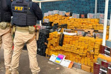 Mega opera&ccedil;&atilde;o da PRF apreende drogas, armas, medicamentos e 5 motos na Fern&atilde;o Dias