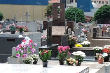 Finados ter&aacute; hor&aacute;rios especiais de visita&ccedil;&atilde;o e missas no Cemit&eacute;rio Municipal de PA