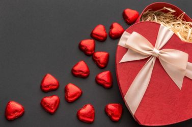 Chocolates, doces e vestuário são os itens mais procurados para presentes