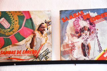 Exposi&ccedil;&atilde;o 'Folia em 33 Rota&ccedil;&otilde;es' traz capas de discos sobre o Carnaval 