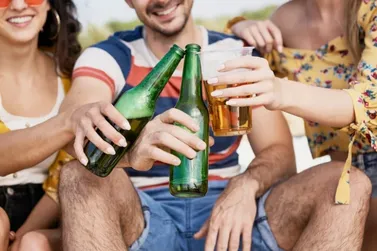 Folia e sa&uacute;de: quando a divers&atilde;o vira excesso