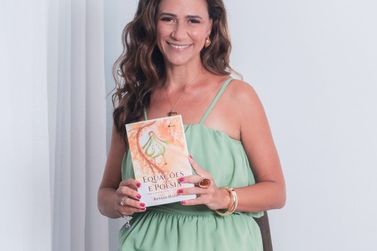 Renata Ma&eacute;ry lan&ccedil;a livro "Equa&ccedil;&otilde;es e Poesia" nesta quarta-feira em Resende 