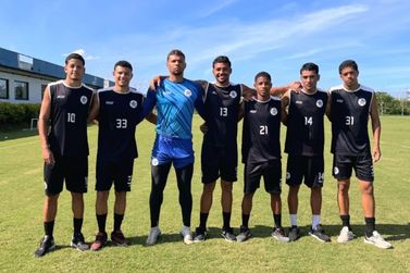 Resende FC promove sete atletas da base para o profissional