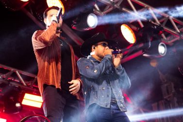 Bruno & Barreto levanta o p&uacute;blico na segunda noite da Expo Itatiaia