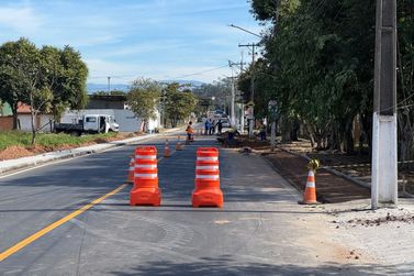 Prefeitura segue com a constru&ccedil;&atilde;o de cal&ccedil;adas no bairro Freitas Soares, em Porto Real
