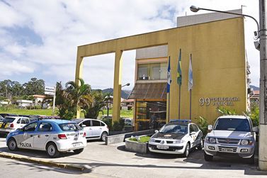 Corpo com marcas de tiros &eacute; encontrado em Itatiaia