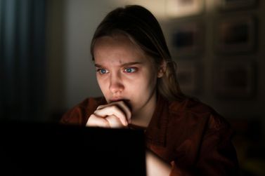 N&uacute;mero de casos de stalking contra mulheres registra aumento   