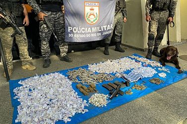 PM faz opera&ccedil;&atilde;o e apreende arma, granadas, muni&ccedil;&otilde;es e drogas em Resende