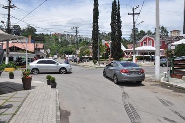 Prefeitura promove altera&ccedil;&otilde;es no tr&acirc;nsito em Penedo para o Encontro de Motociclistas