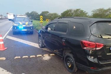 Motorista de aplicativo sofre mal s&uacute;bito e morre ao volante na Dutra em Itatiaia