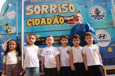  Trailer Odontológico gratuito volta a atender em escolas de Rio das Pedras