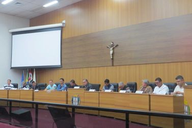 Vereadores aprovam exig&ecirc;ncia de exame toxicol&oacute;gico e regras para nomea&ccedil;&otilde;es