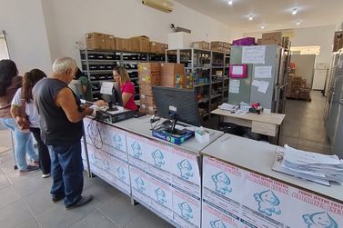 Farm&aacute;cia de Alto Custo retorna ao Centro M&eacute;dico ap&oacute;s avan&ccedil;o das obras de reforma