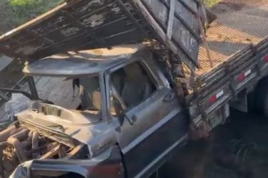 Capotamento de caminh&atilde;o deixa um morto e um ferido na Rodovia Piracicaba&ndash;Saltinho