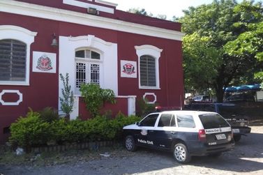Pol&iacute;cia flagra suposto tr&aacute;fico de drogas em estabelecimento comercial de Rio das Pedras