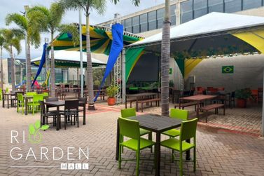 Rio Garden Mall transmite os jogos do Brasil em tel&atilde;o de LED gigante