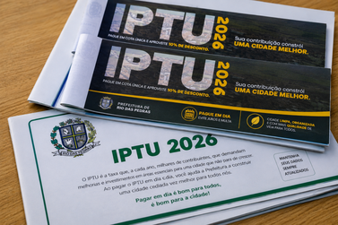Carn&ecirc;s do IPTU 2026 come&ccedil;am a ser entregues aos moradores de Rio das Pedras