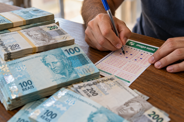 Mega-Sena acumula novamente e pr&oacute;ximo sorteio pode pagar R$ 150 milh&otilde;es