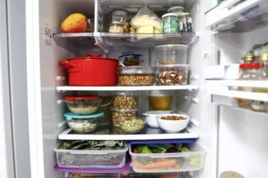 Voc&ecirc; guarda comida na geladeira do jeito certo? Confira 5 erros comuns