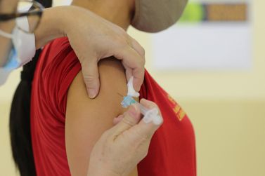 Campanha de vacina&ccedil;&atilde;o contra a gripe come&ccedil;a neste s&aacute;bado (28), no Paran&aacute;