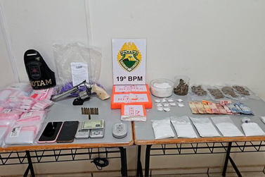 ROTAM desmantela laborat&oacute;rio de drogas, apreende armas e muni&ccedil;&otilde;es em kitnets na regi&atilde;o