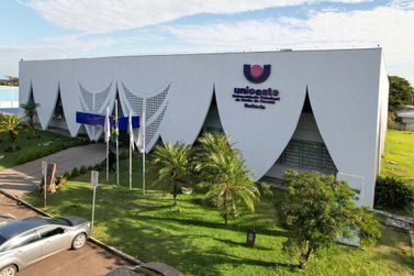 Unioeste abre sele&ccedil;&atilde;o para contrata&ccedil;&atilde;o de profissionais com sal&aacute;rios de at&eacute; R$ 7,6 mil
