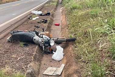 Colis&atilde;o traseira deixa motociclista gravemente ferido entre Missal e Dom Armando