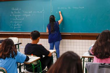 Paran&aacute; nomeia 917 professores aprovados em concurso para a rede estadual