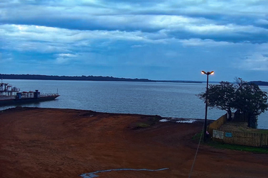 Frente fria muda o tempo e s&aacute;bado ser&aacute; de chuva e risco de temporais em Santa Helena