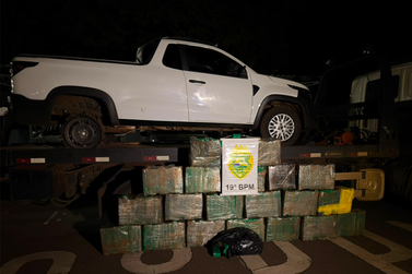Persegui&ccedil;&atilde;o termina com recupera&ccedil;&atilde;o de carro roubado e apreens&atilde;o de 355 kg de maconha