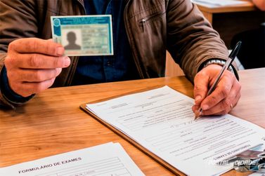 Exames para CNH no Paran&aacute; ficam mais caros; entenda mudan&ccedil;a e veja novo valor