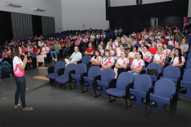 Outubro Rosa inicia programa&ccedil;&atilde;o em Pato Bragado com palestra sobre sa&uacute;de da mulher