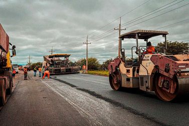 Pavimenta&ccedil;&atilde;o da PY21 chega a quase 80% no trecho at&eacute; Puerto Indio