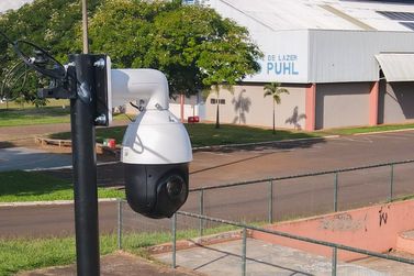 Totem de seguran&ccedil;a &eacute; instalado na Pra&ccedil;a do Complexo Esportivo Hugo Puhl